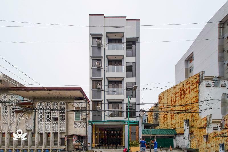 Zen Rooms Time Travellers Makati Makati City Exterior photo
